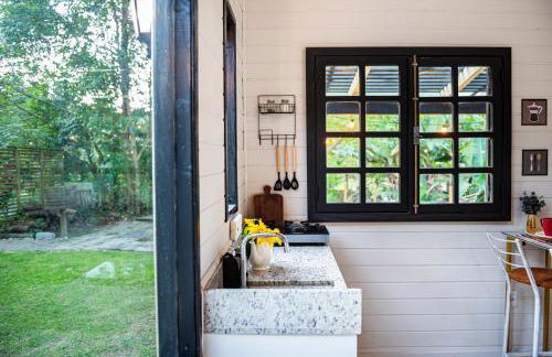 Tiny House com Banheira Privativa, Deck no Jardim com Rede Suspensa sobre o Riacho e Lareira Externa em Meio à Natureza - Photo 6