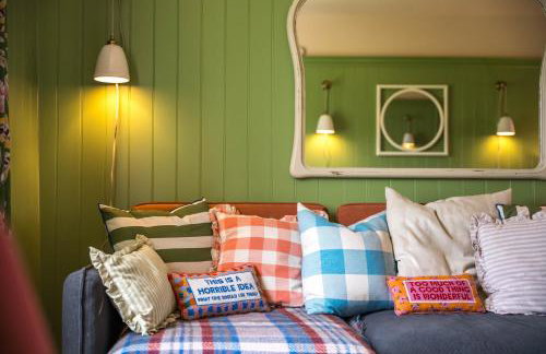 Large Country Cottage, Sleeps 8 - Spa Facilities, Garden Bar, Catering Services, Free Parking, Nature Reserve, Hen Parties - Foto 8