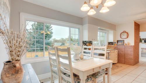 Cozy Mtn-View Retreat with Yard Near Hiking and Golf! - Foto 3