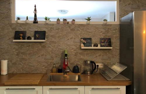 Stylisches Maybach Appartement mit Terrasse für 5 Personen, 5 Betten, große Kochinsel, Homeoffice mit 250Mbit WLAN - Foto 47