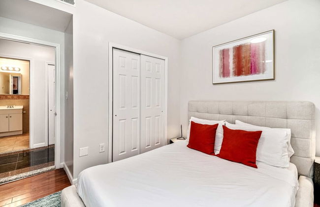 Amazing 2BD Steps From the Convention Center - Photo 2