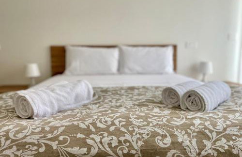 Central Modern Apartment near Lake Como with Elevator and Air Conditioning - Photo 5