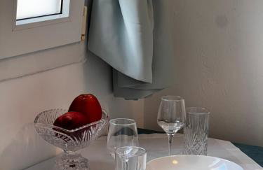 Niko's and Nora's Studios - Foto 9