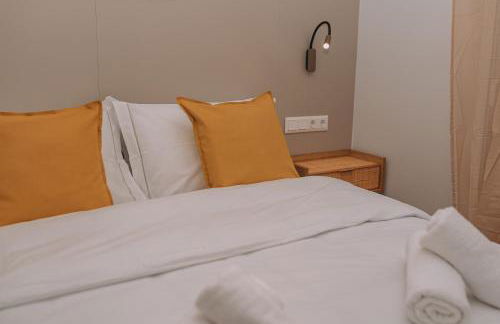 Bright & Contemporary Home with Balcony in Vibrant Piraeus - Foto 26