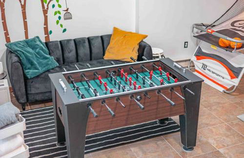 Mountain Top! Family Paradise w Hot Tub & Game Rm - Foto 43