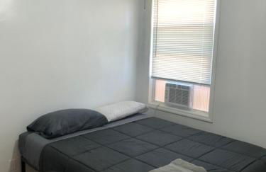 Private 2 bedroom and 1 bathroom house in a quiet area and convenient to NYC bus and train, MetLife Stadium FIFA World Cup 35 minutes away - Foto 4