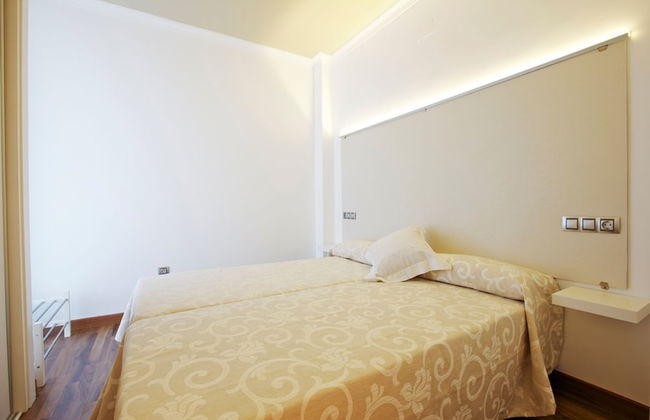 Apartamentos Senabre Palais - Photo 7