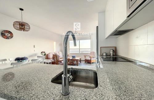 Alo Sea View Apartment - Photo 11