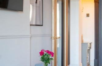 Warm Beachfront Getaway with Winter Ocean Views & Parking - Foto 88