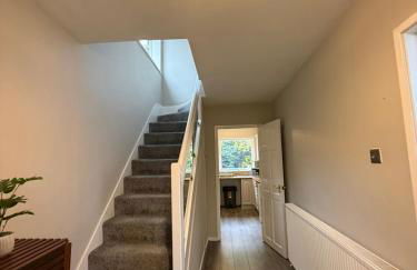 Charming 3 BR - NEC HS2- Long Stays Wifi Parking Airport - Foto 7