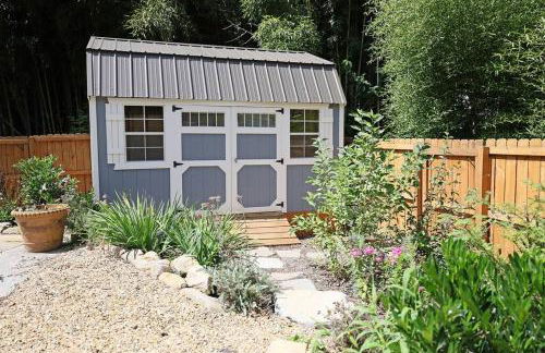 Bungalow Dream w Hot Tub, Fenced Yard & Fire Pit - Foto 32