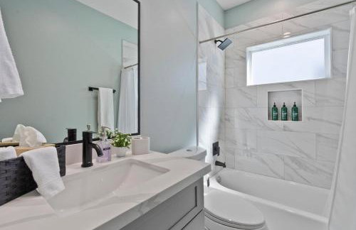 Houston Home - 4 Bedrooms, 5 Beds, Hot Tub, Games - Foto 26