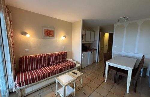 T2 Charmant avec Piscine et Vue Océan à Urrugne - FR-1-239-1084 - Foto 7