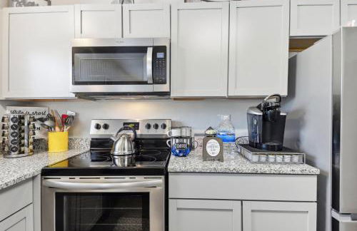 Modern Rental Near Medical Center, Six Flags, UTSA, La Cantera, Lackland AFB - Foto 18