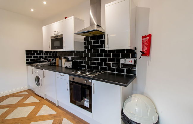 Stunning 1-bed Apartment in Gateshead - Photo 16