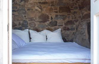 My Old Stone House in a 2 000 sqm private garden with Fab Glamping Tent - Photo 34