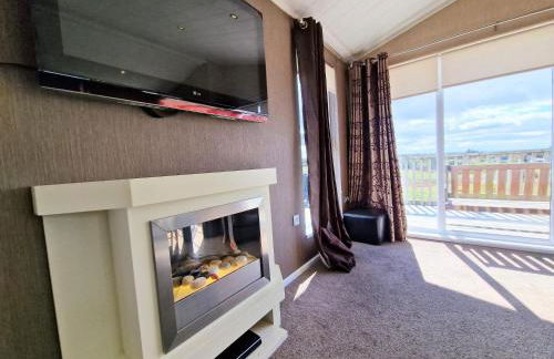 Benarty 11 with Private Hot Tub - Fife - Loch Leven - Lomond Hills - Pet Friendly - Photo 6