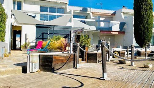 Cap Marina By L'Avenue - Vue XXL - Jacuzzi - Terrasse au bord de l'eau - Plein Sud - 2 chambres - Port Camargue - Foto 2, sunbed