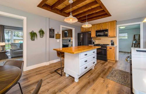 Cheerful & cozy farmhouse 2 bedroom home - Foto 15