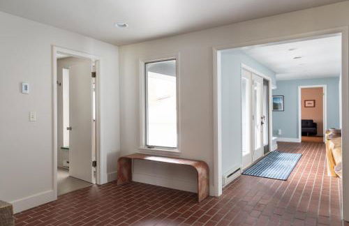 Sandbar Cedar Cottage on Lake Leelanau - Foto 6