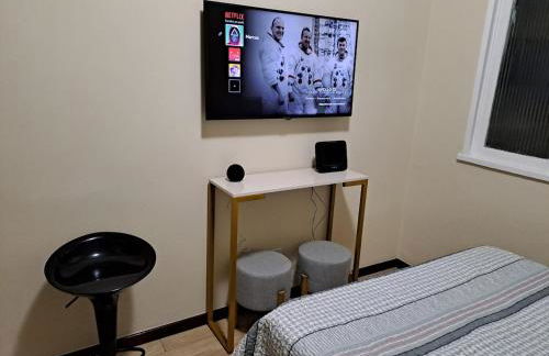 TV, Netflix, Alexa, WIFI e Ar no Centro de Niterói - Foto 3