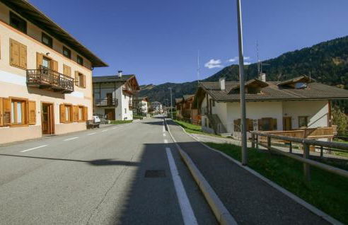 2 Bedroom Lovely Apartment In Frazione Zortea - Foto 8