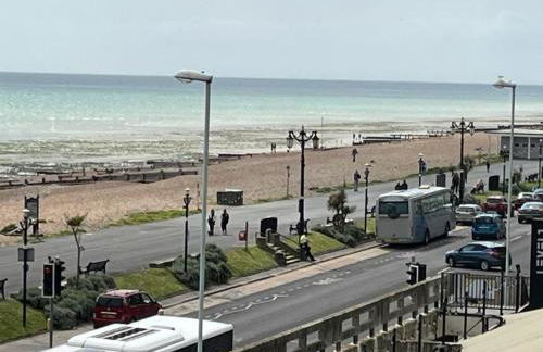 Central Worthing, seafront ,balcony flat - Foto 8