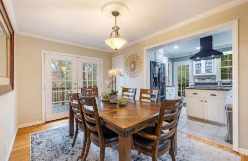 Hillside Hot Tub Hideaway! King Bed / Fire Pit - Foto 37