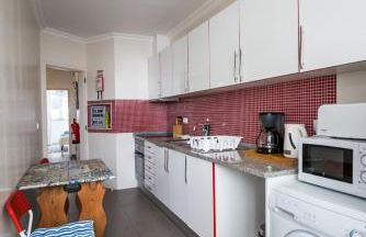 1-Bedroom Flat with Terrace, near Metro & Arena - Photo 23