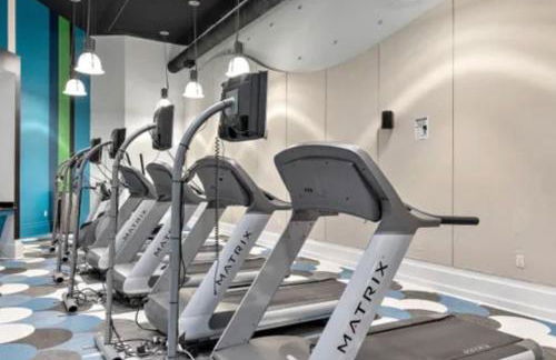 Luxury, Chic, Apt with Game Room, Movie Theatre, & 24hr Gym - Foto 7