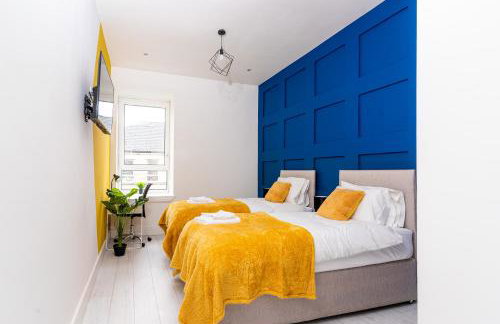 Cheerful 2 Bedroom Homely Apartment, Sleeps 4 Guest Comfy, 3x Double Bed, Parking, Free WiFi, Suitable For Business, Leisure Guest,Glasgow, Glasgow West End, Near City Centre, Perfect For Common Wealth Games 2026 - Foto 4