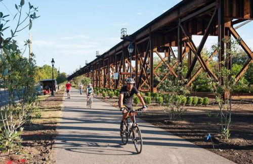 Downtown Vibes 2BR Parking Bikes - Foto 17