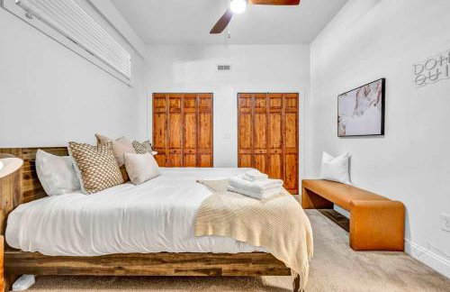 Lofts on E 4th, WALK TO CAVS, Sleeps 6 - Foto 42