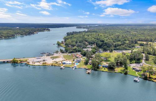 Lakefront Getaway - Dock, Pool, Sunset, Games - Foto 77