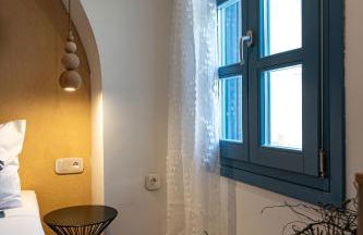 Mosaic Luxury Home - Photo 2