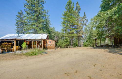 Rustic Cabin with Patio 8 Mi to Kings Canyon Park - Foto 23