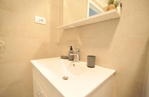 Tony's house in garden - Photo 20