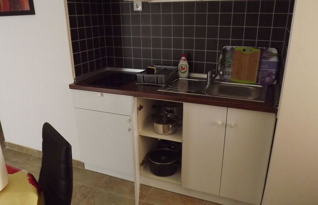 Apartment 11 Sleeps 4 Guests - Photo 14