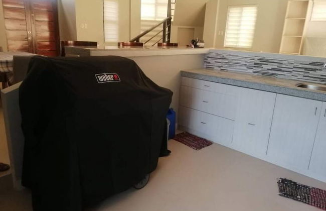 Villa - Sleeps 10 - Communal Pool - Parking - Foto 17