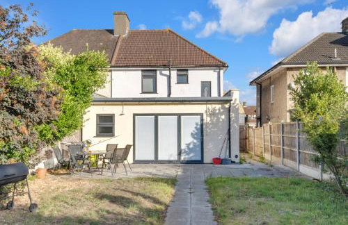 4 Bed House-Garden-Parking-15 min Elizabeth Line - Foto 10