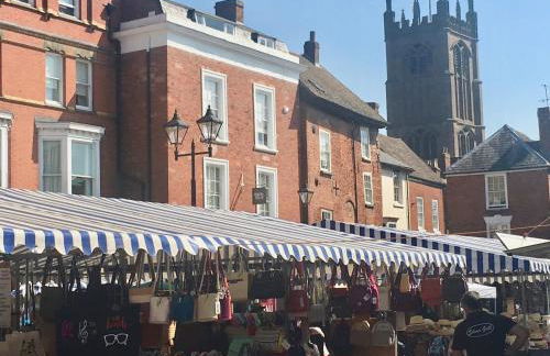 Beautiful stylish 2 bed apartment with free parking - Photo 21