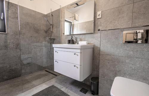 Villa Bosilen with private pool, near Trogir, Split airport, quiet area, family villa - Photo 42