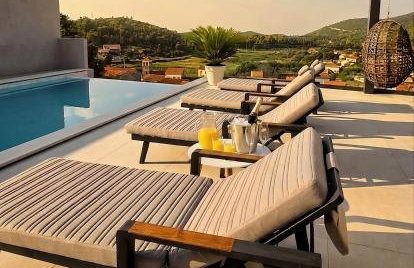 Top of the Pupnat - Private Design Villa with Panoramic Views & Infinity Pool - Foto 4