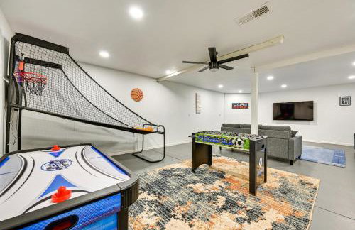 Spacious Flagstaff Home with Hot Tub and Grill! - Foto 12