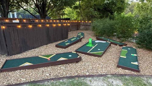 Heated Pool & Spa Mini Golf Bowling Game Room perfect for family - Foto 3