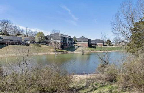The Fox Den 4BR/3BA- Near HWY 12 Bridge-Lakefront - Foto 9