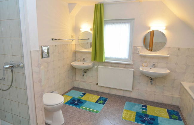 Cozy Holiday Home in Düdinghausen Sauerland near Ski Area - Photo 28