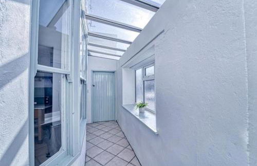 The Stylish Gem of Bath - Sleeps 10 - Photo 10