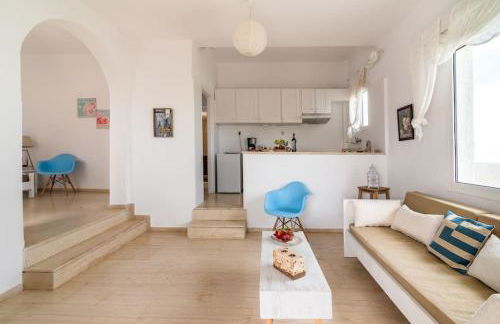 white house by the sea - Photo 14