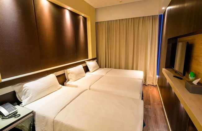 Epoch Hotel - Photo 8